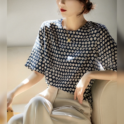 綻放  圓領中大碼童趣圓點印花襯衫上衣-藏藍底印花-62783(M-XL可選現貨+預購)