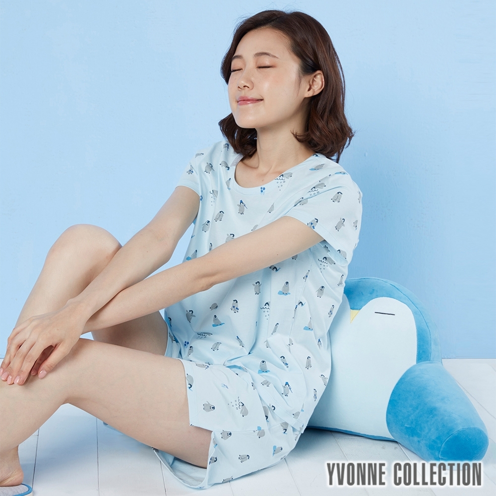 Yvonne Collection 閉眼企鵝背部靠墊-水藍