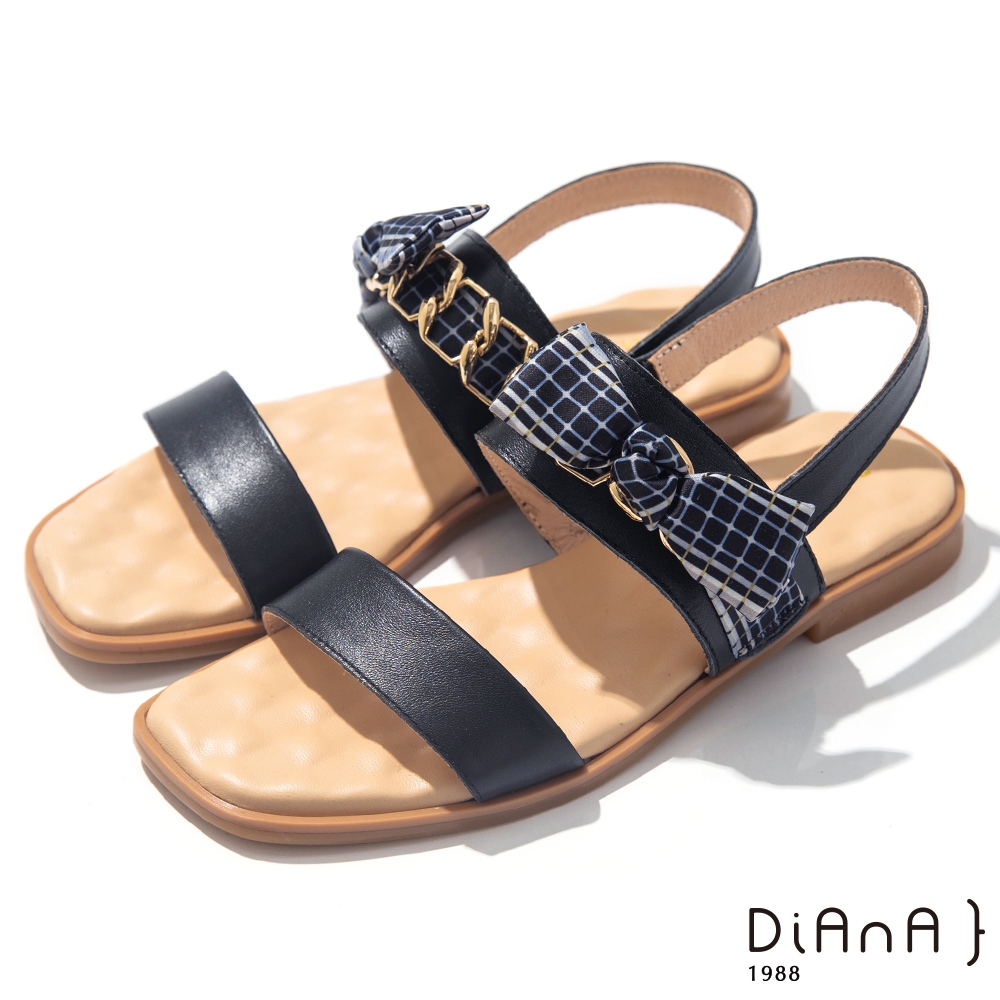 DIANA 3cm 真牛皮格紋金屬鎖釦寬板E字羅馬涼鞋-夏日優美-黑