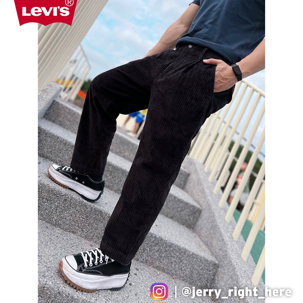 Levis 男款 Stay Loose復古寬鬆版繭型打摺休閒褲 / 黑色基本款 / 彈性布料