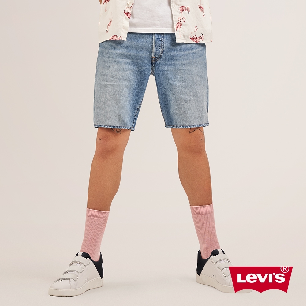Levis 男款 重磅牛仔短褲 502 上寬下窄版型 淺藍水洗 彈性布料