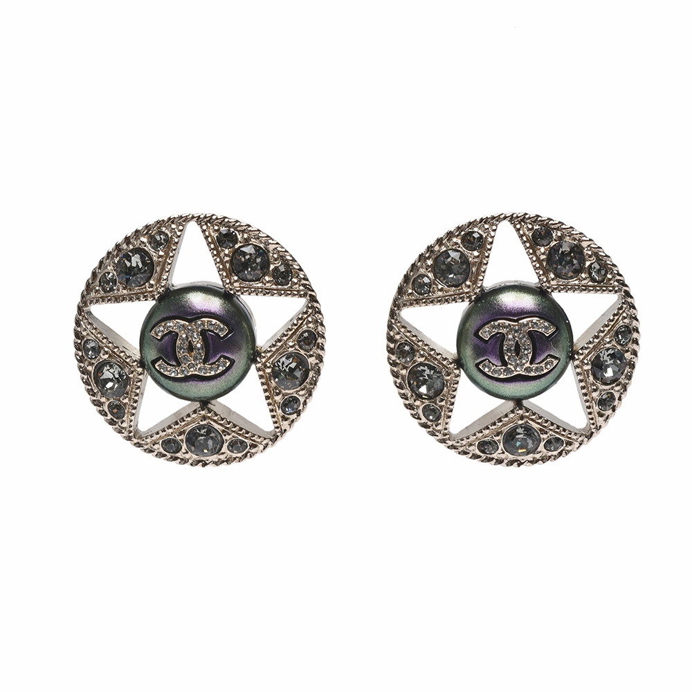 CHANEL 經典星星簍空雙C LOGO水鑽鑲飾圓型穿式耳環(紫/金色)