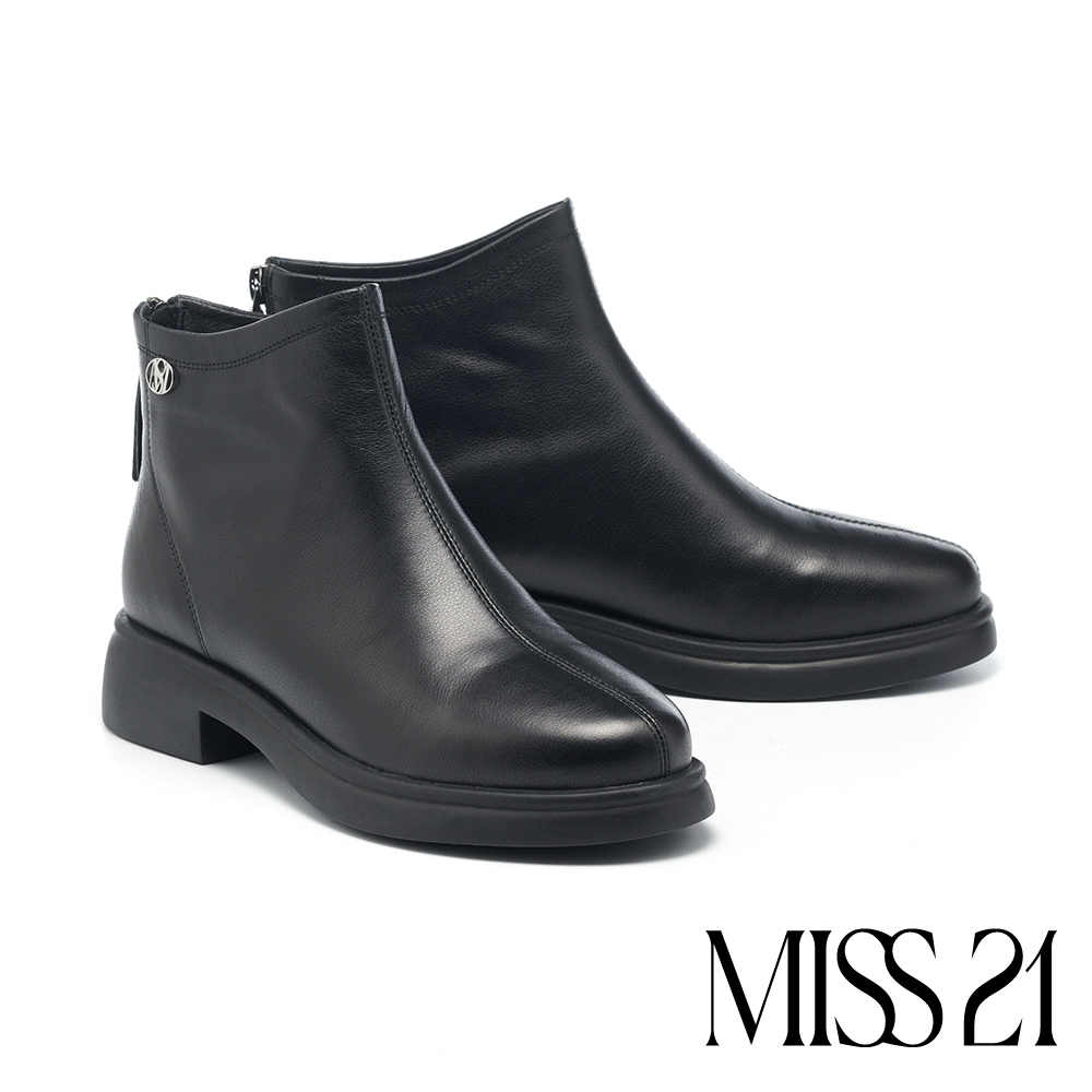 短靴 MISS 21 極簡率性純色LOGO後拉鍊全真皮厚底短靴－黑