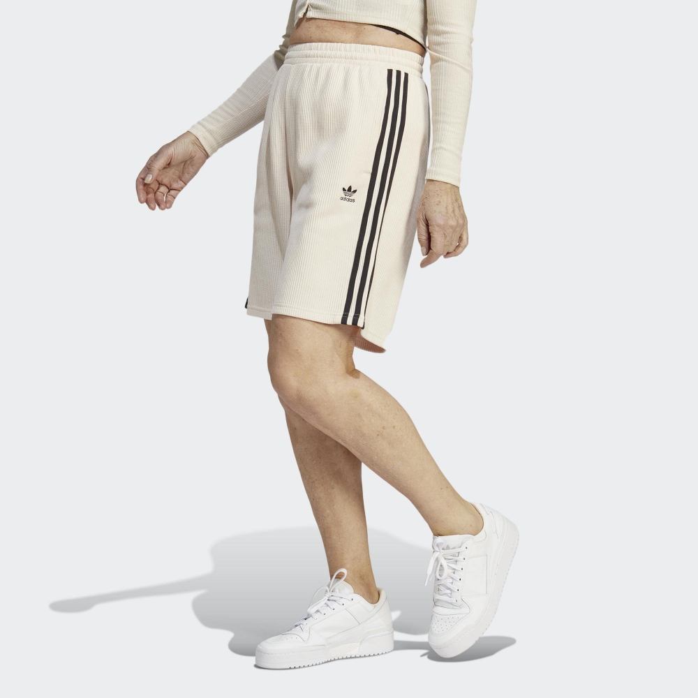 adidas 短褲女款運動褲亞規BERMUDA SHORTS 米IC5450 | adidas | Yahoo