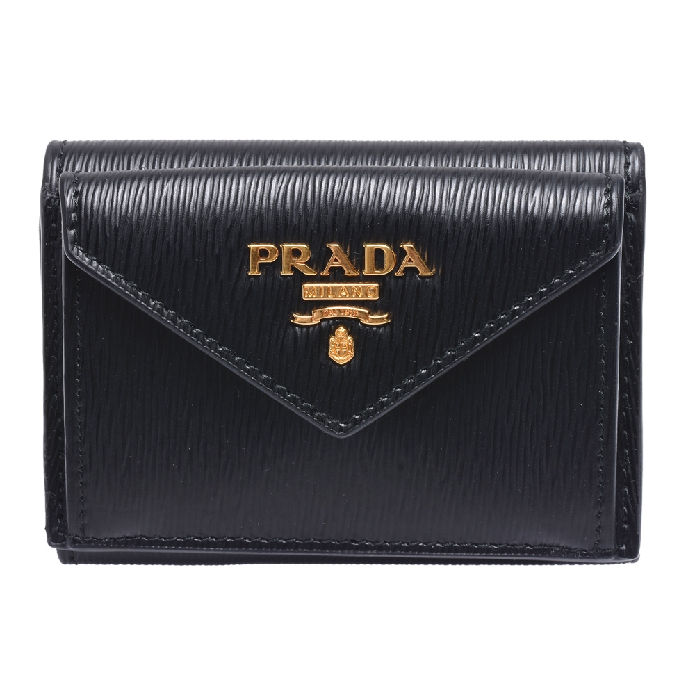 PRADA VITELLO MOVE金色浮雕LOGO水波直紋牛皮信封型暗釦三折短夾(黑)