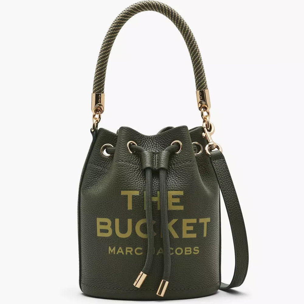 MARC JACOBS Leather The Bucket Bag 壓印 Logo 繩索提把二用水桶包(墨綠色)