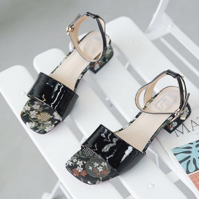 KEITH-WILL時尚鞋館 優雅羅馬魅力魚口粗跟涼鞋 黑