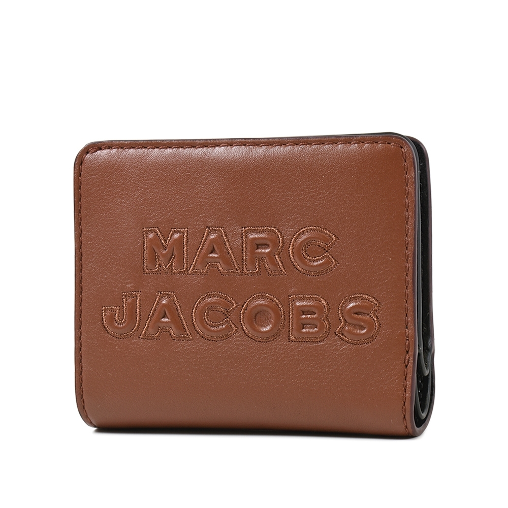 MARC JACOBS 浮雕LOGO牛皮釦式短夾-焦糖色