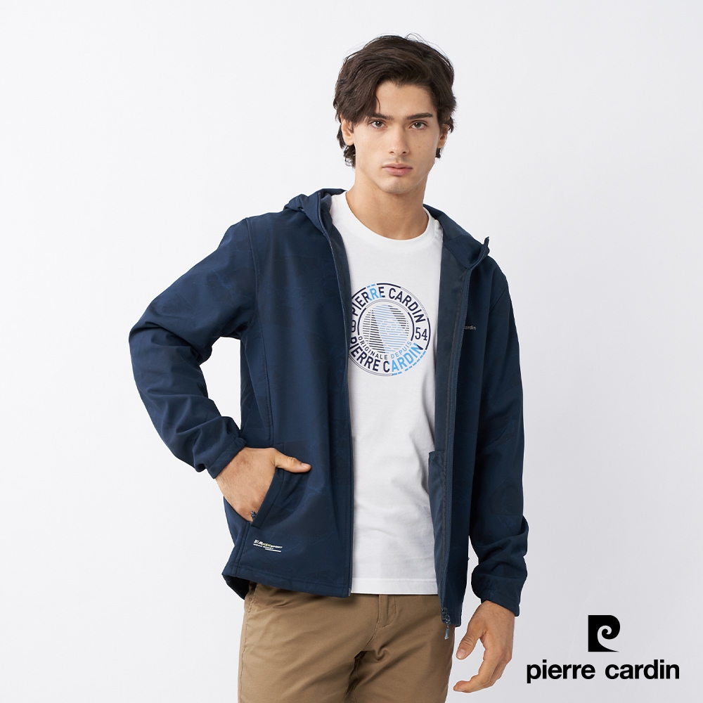 Pierre Cardin皮爾卡登 男女款 防風防潑水彈性機能印花軟殼衣外套(多色任選) (男-深藍色系)