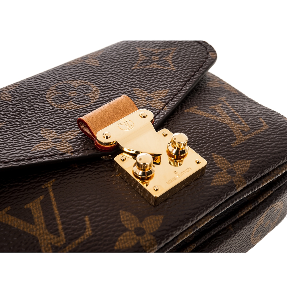 Louis Vuitton Rare 2022 Micro pochette Metis, Luxury, Bags & Wallets on  Carousell