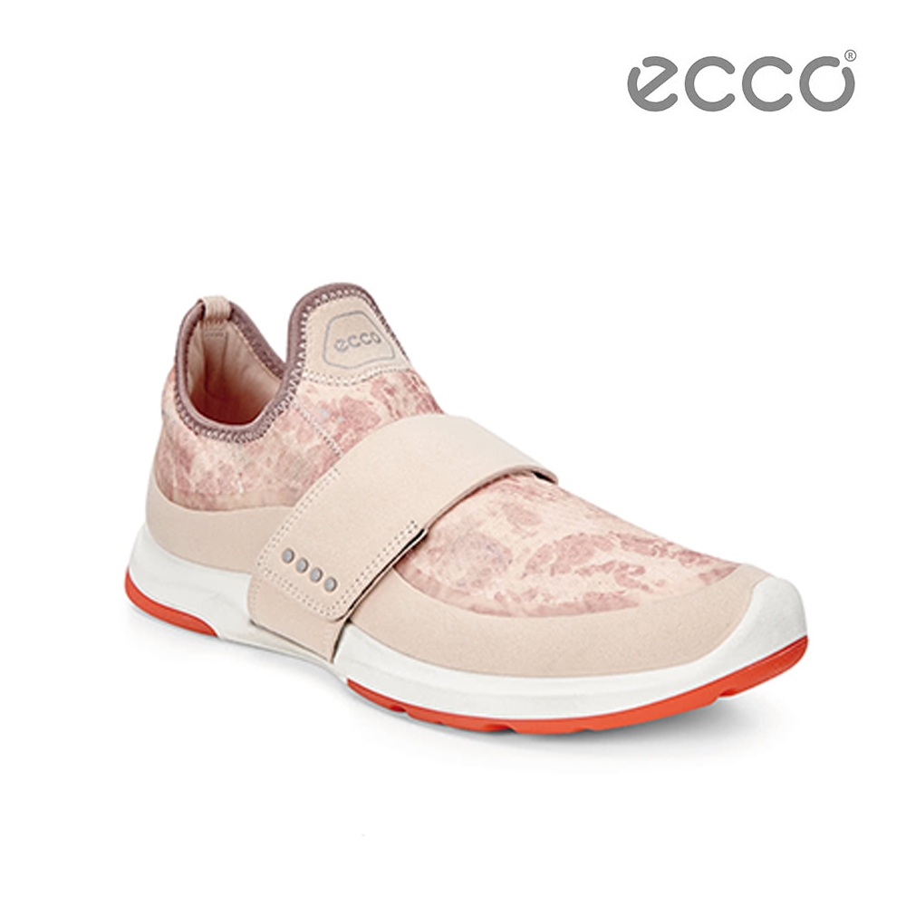 ECCO BIOM AMRAP 輕量360度環繞運動訓練鞋-淺粉
