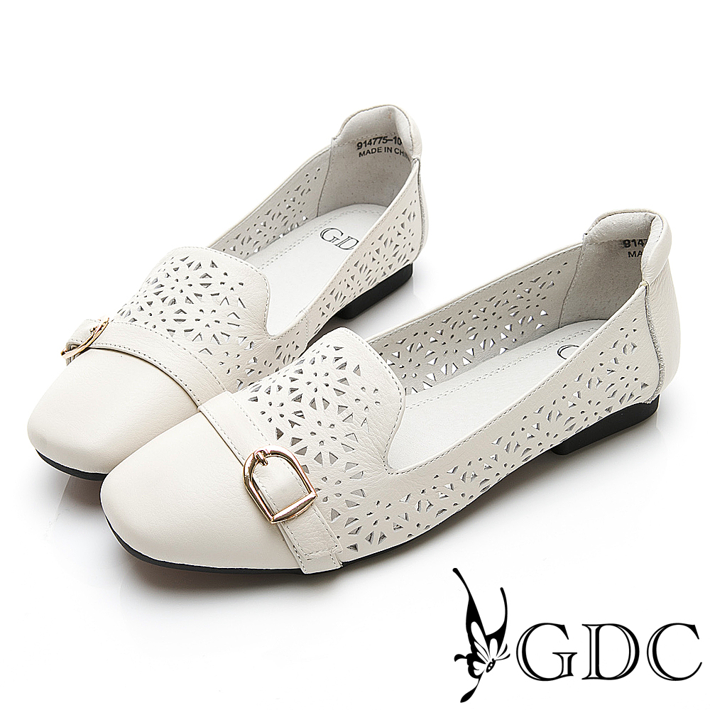 GDC-文青真皮質感簍空雕花素色微方頭小扣飾平底包鞋-米杏色