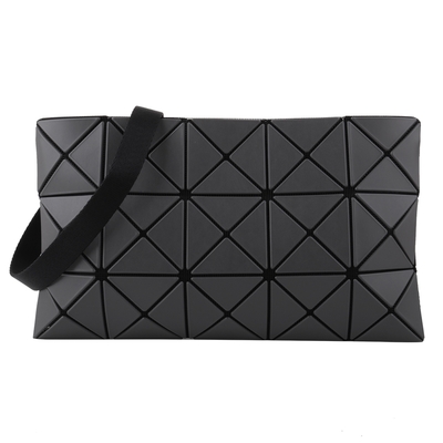 ISSEY MIYAKE BAOBAO 皮質幾何方格3x5斜背扁包(木炭灰)霧面