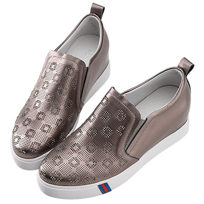 Robinlo & Co.質感造型水鑽牛皮內增高休閒鞋 錫灰