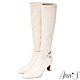 Ann’S精緻美感窄版-彈力羊紋可拆繫帶兩穿扁跟及膝長靴-米白 product thumbnail 1