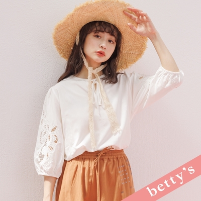 betty’s貝蒂思 領口綁帶鏤空七分袖上衣(白色)