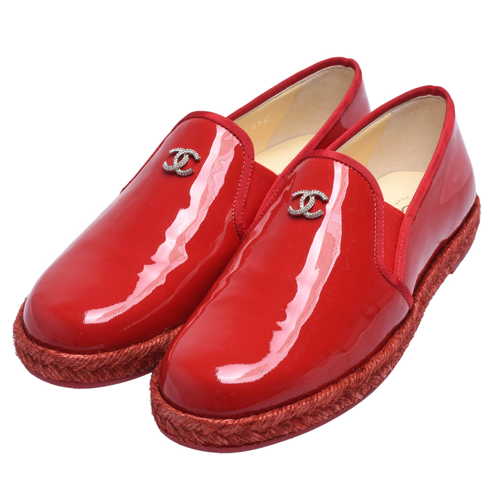 CHANEL 經典雙C LOGO綴飾漆皮草編樂福鞋(紅)