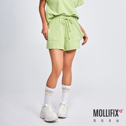 Mollifix 瑪莉菲絲 刺繡抽繩短褲 (酪梨綠)、跑步、訓練褲、瑜珈服