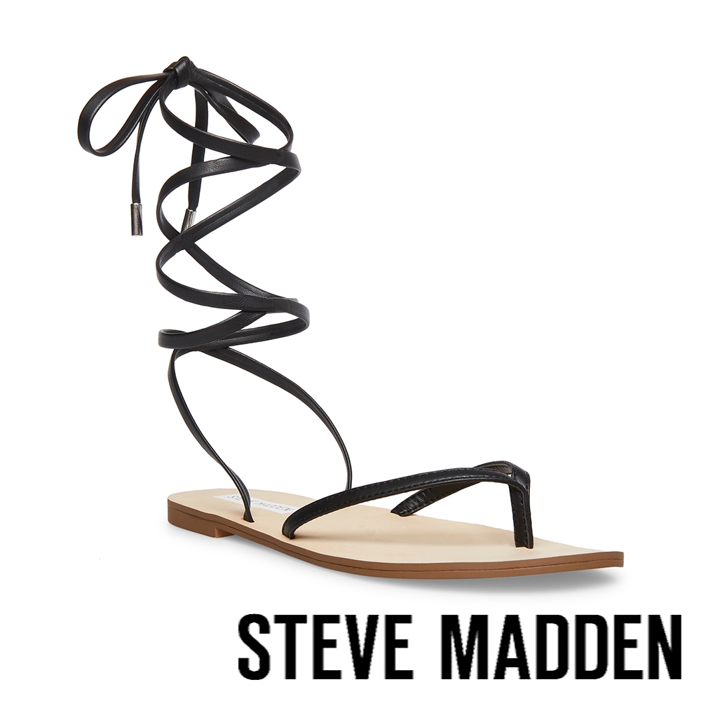 STEVE MADDEN-DENZELLE 夾角羅馬平底涼鞋-黑色