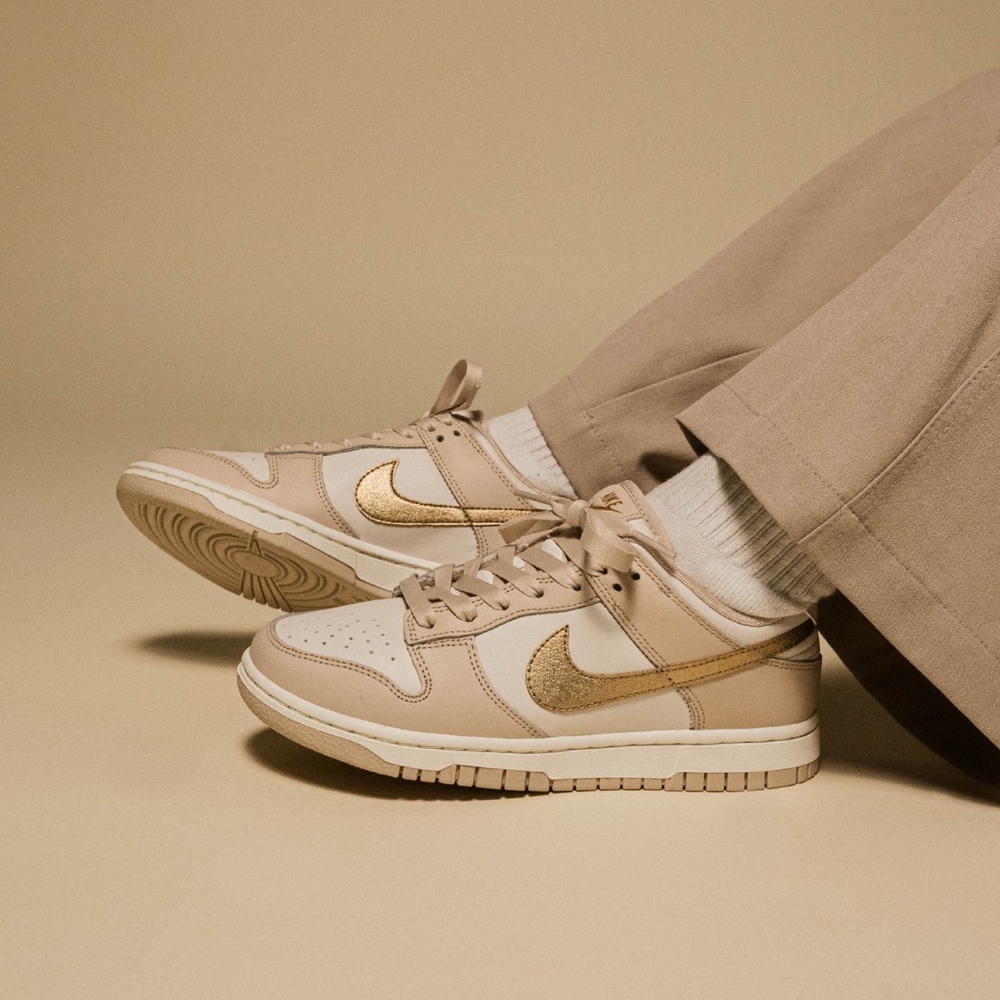 nike dunk low women's beige