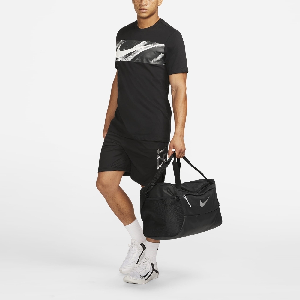 Nike 行李袋Training Duffel Bag 防撕裂尼龍材質防潑水鞋袋夾層黑銀