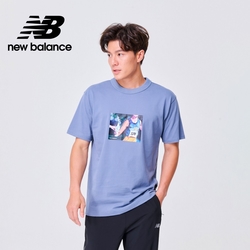 [New Balance]圓領插畫短袖上衣_男性_藍灰色_MT31550P