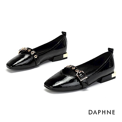 達芙妮DAPHNE 低跟鞋-優雅方頭金屬扣帶漆皮低跟鞋-黑