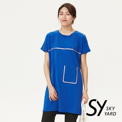 【SKY YARD】網路獨賣款-休閒百搭簡約假口袋印花長版造型上衣-藍色