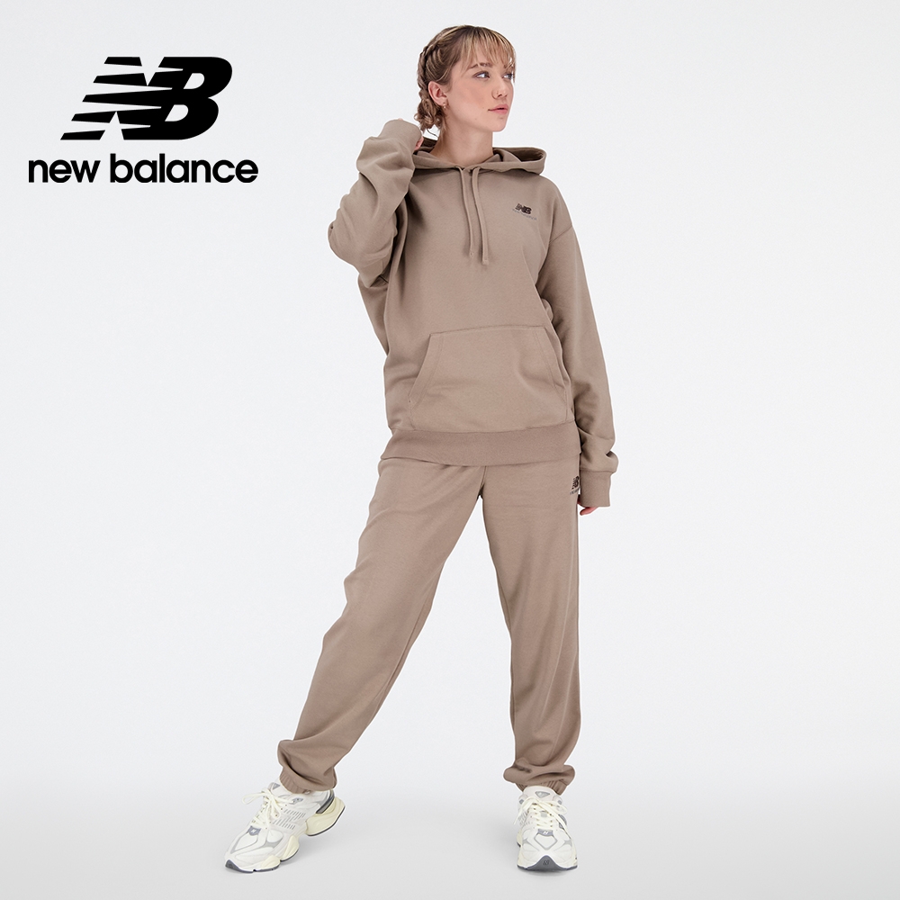 New Balance]簡約LOGO連帽長袖上衣_男性_駝色_UT21500MS | New Balance