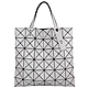 ISSEY MIYAKE 三宅一生 BAOBAO 白色皮質三角格6x6手提包 product thumbnail 1