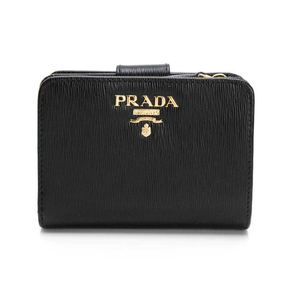 PRADA 金字LOGO 直水波紋 後扣式拉鍊短夾 黑/內紅