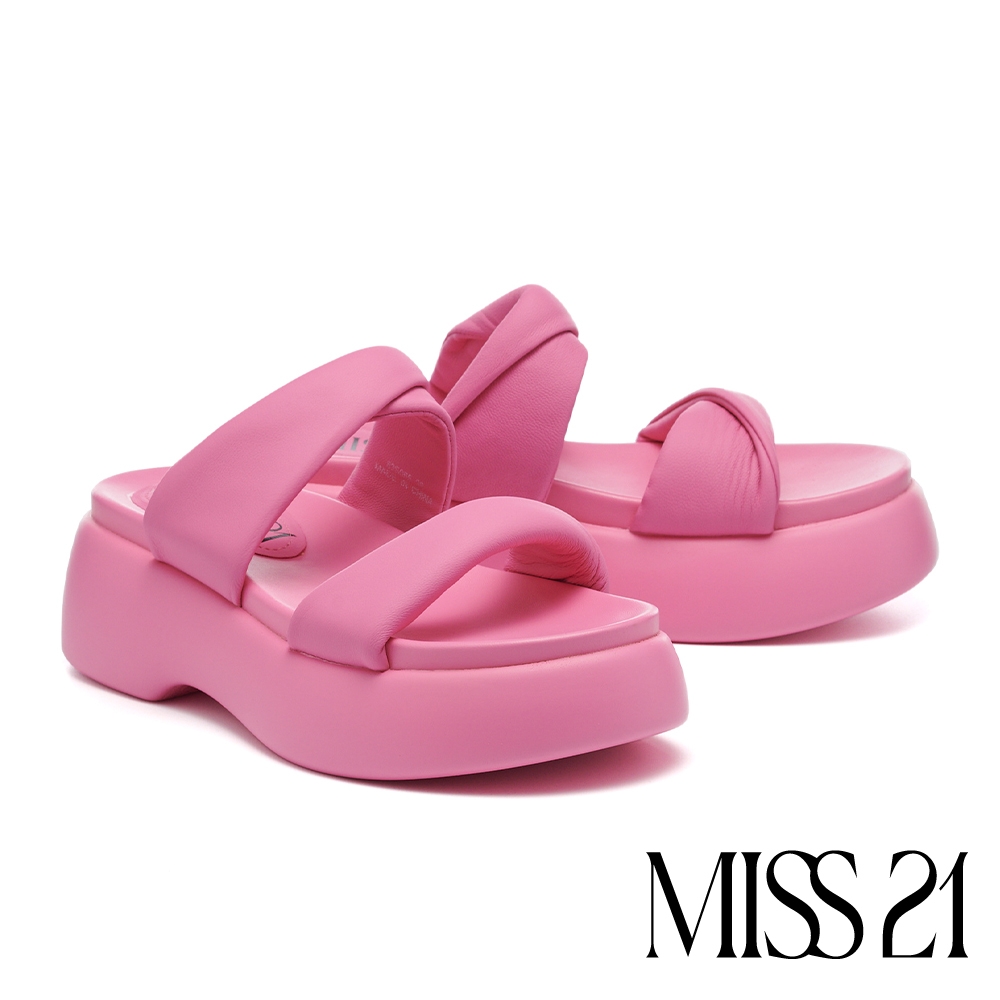 拖鞋 MISS 21 可愛舒適澎感扭結雙寬帶羊皮大頭厚底拖鞋－粉