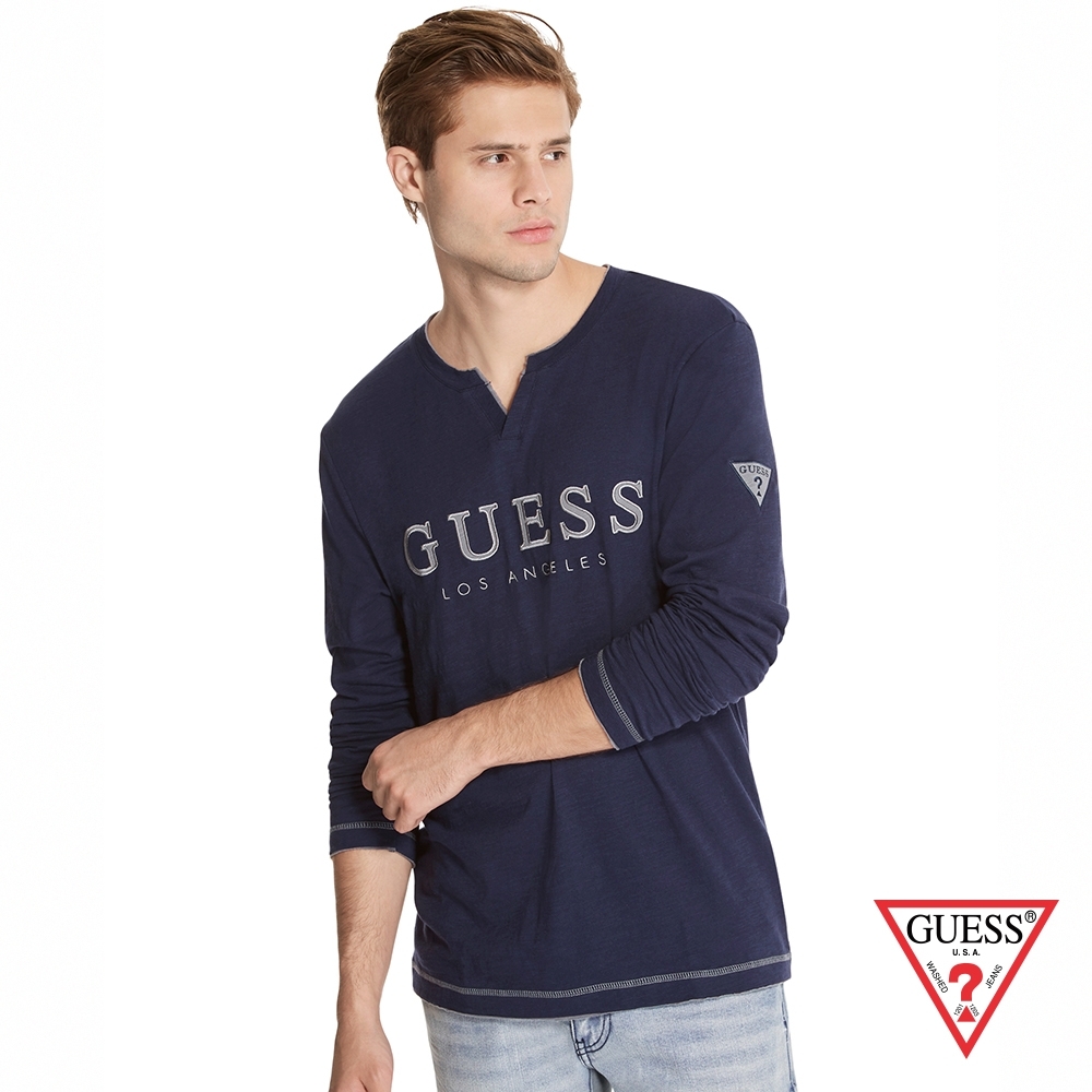 GUESS-男裝-LOGO印字V領長袖上衣-深藍 原價2490