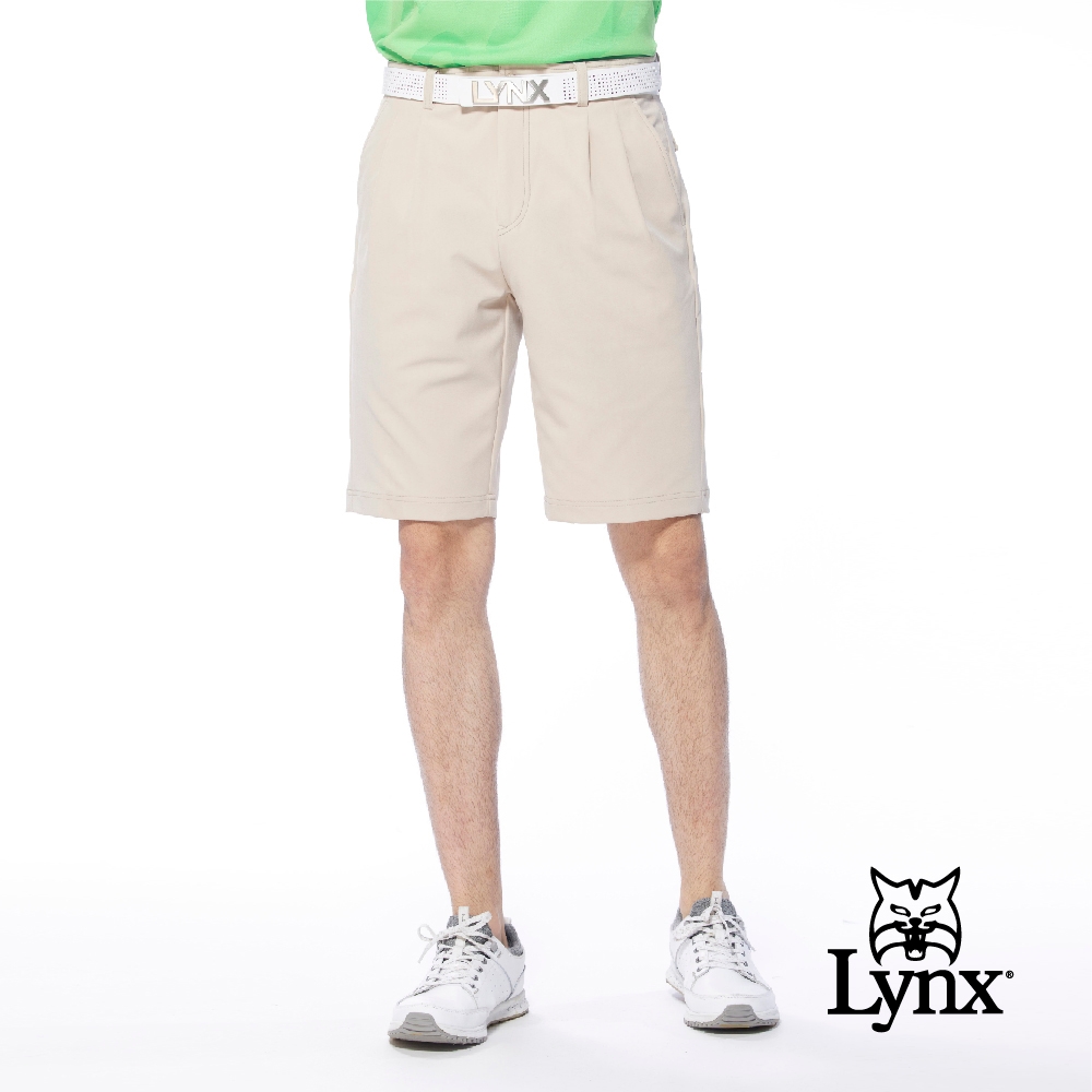 【Lynx Golf】男款彈性舒適基本款後袋蓋設計雙折休閒短褲-卡其色