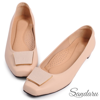 山打努SANDARU-包鞋 壓紋造型真皮墊方頭低跟鞋-米