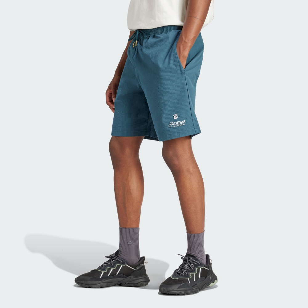 adidas 愛迪達 短褲 男款 運動褲 三葉草 LEISURE SHORTS 亞規 藍綠 IS2952