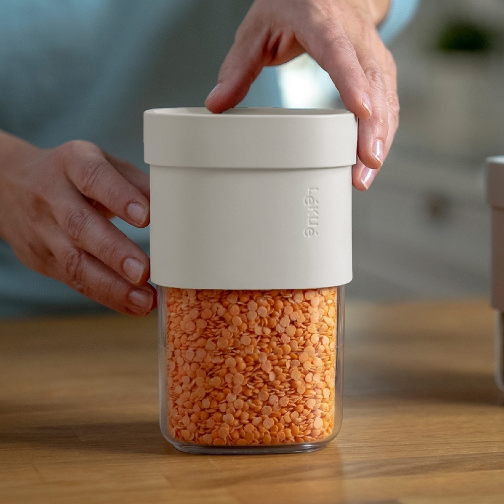 《LEKUE》雙容量密封收納罐(燕麥棕600ml) | 保鮮罐 咖啡罐 收納罐 零食罐 儲物罐