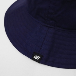 New Balance 漁夫帽 Bucket Hat 遮陽 男女款 紐巴倫 外出 穿搭 防曬 基本款 素色 藍 白 LAH13003TNV