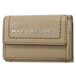 MARC JACOBS 金屬LOGO三折扣式零錢小短夾(卡其)