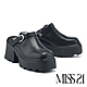 穆勒鞋  MISS 21 霸氣魅力兩穿式牛皮大方頭厚底穆勒拖鞋－黑 product thumbnail 1