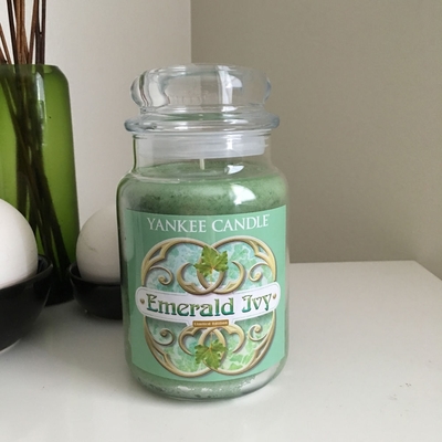 YANKEE CANDLE 香氛蠟燭 emerald ivy 1710