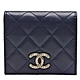 CHANEL 經典網格雙C LOGO菱格粒紋牛皮暗釦短夾(深藍/桃紅色) product thumbnail 1