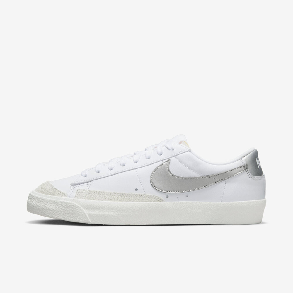 Nike Wmns Blazer Low 77 [DC4769-113] 女 休閒鞋 經典 復古 簡約 舒適 穿搭 白銀