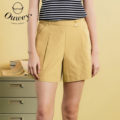 OUWEY歐薇 清新氣質不規則腰釦鬆緊短褲(黃色；S-L)3222086028