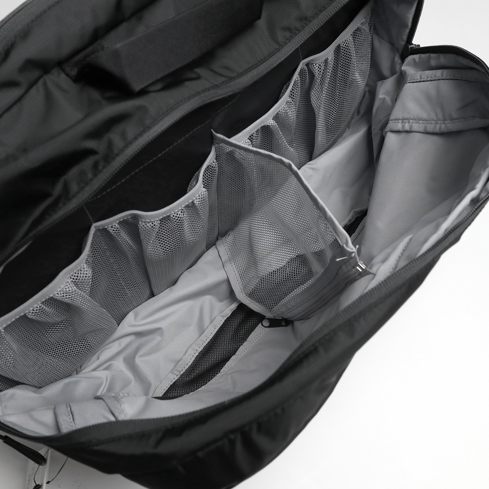 Nike 行李袋Training Duffel Bag 防撕裂尼龍材質防潑水鞋袋夾層黑銀DD4579-010, 運動/登山包