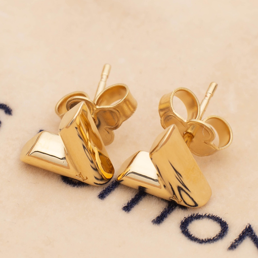 Louis Vuitton Essential v stud earrings (M63208, M68153)