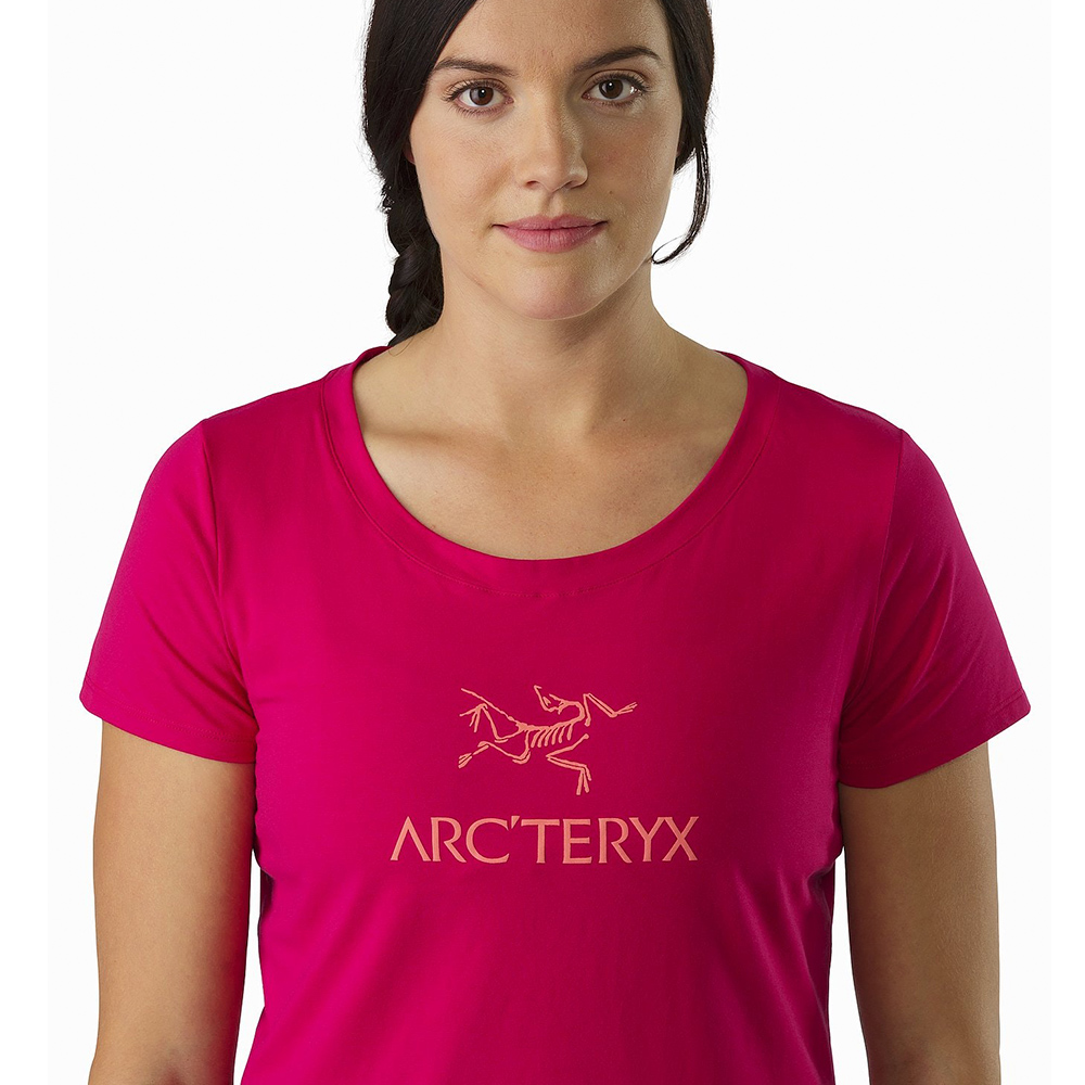 Arcteryx 24系列 女 LOGO短袖T恤 仙丹花紅