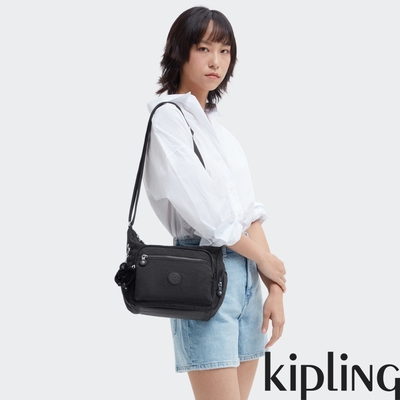 『牛角包』Kipling 曜岩黑品牌經典圓標多袋實用側背包-GABBIE S