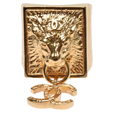 CHANEL 經典雙C LOGO獅子頭造型寬版戒指(金)