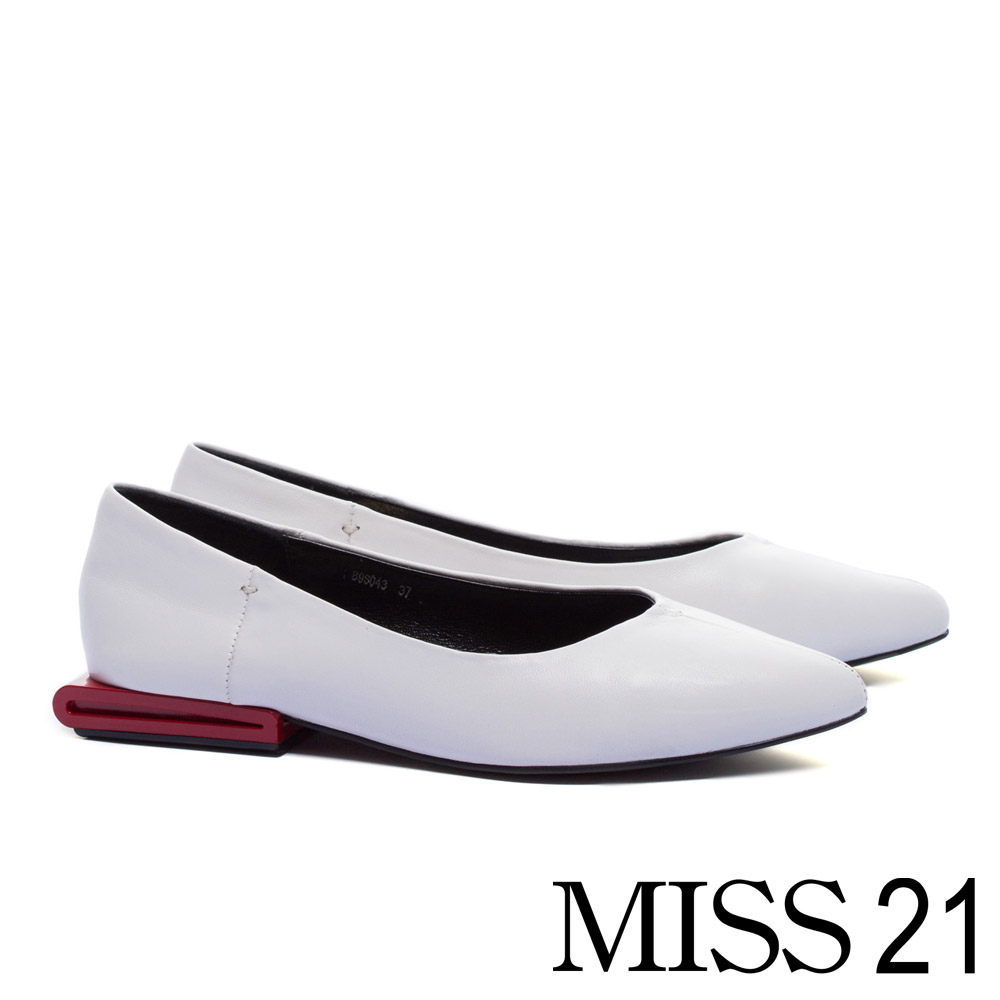 低跟鞋 MISS 21 獨特中縫線配色跟設計全真皮尖頭低跟鞋－白